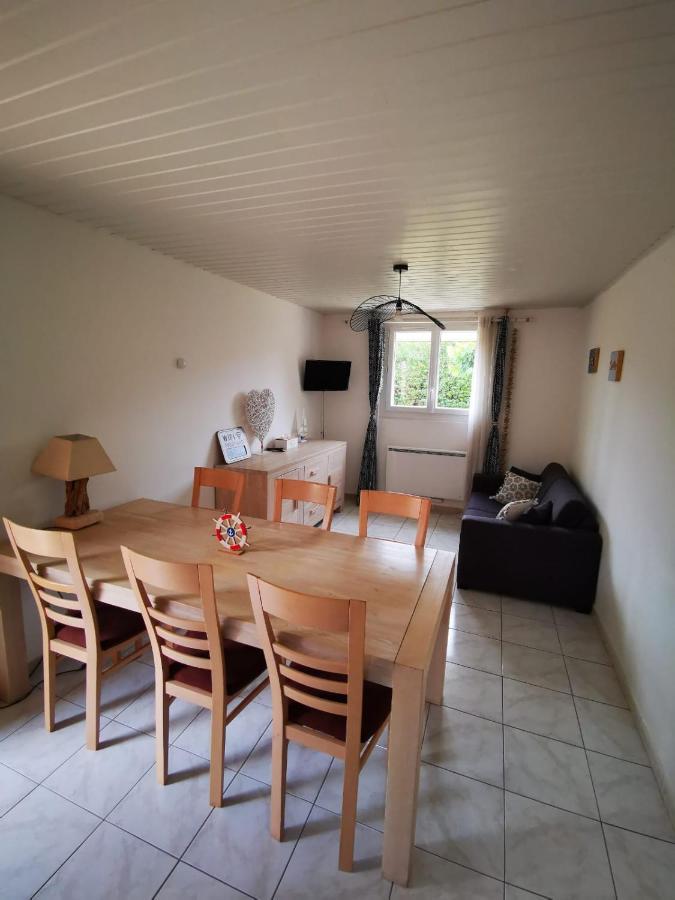 Gites Avec Grande Piscine Et Sa Terrasse Privative Bernis Exterior photo